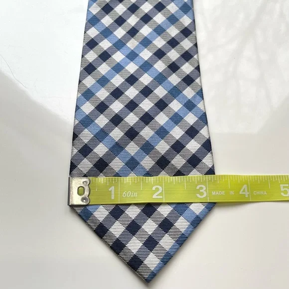 Ralph Lauren Men’s 100% Silk Navy and Light Blue Checkered Tie - Picture 7 of 7